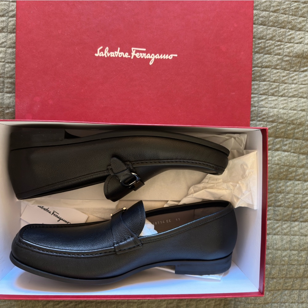 BRAND NEW MENS SALVATORE FERRAGAMO LOAFERS